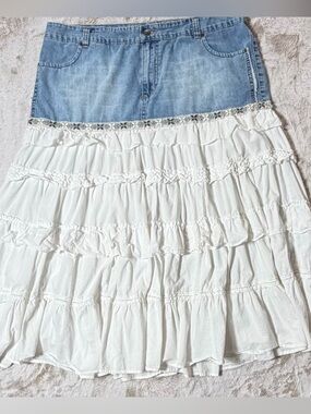 Lane Bryant Venezia Blue Denim Waist with White Tiered Lace Skirt 20W